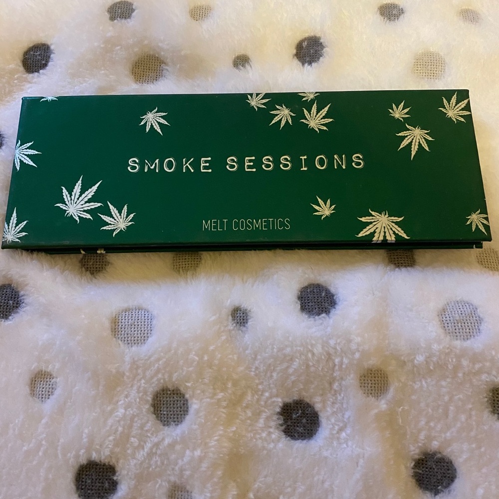 Melt cosmetics smoke sessions palette !